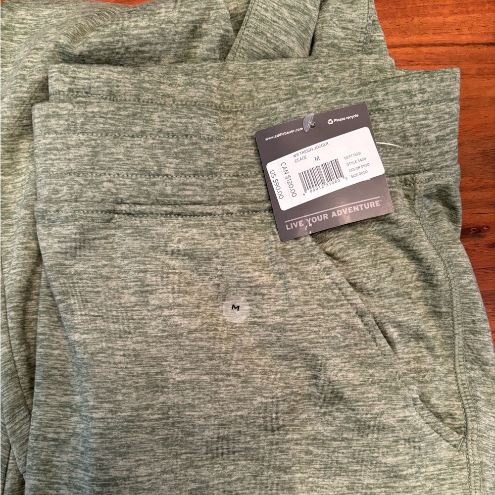Eddie Bauer Treign jogger size medium color green never worn